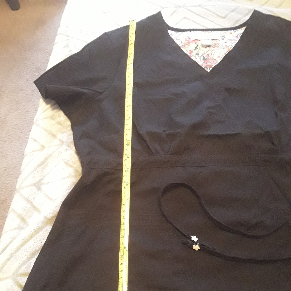 KOI SCRUB SET BLACK